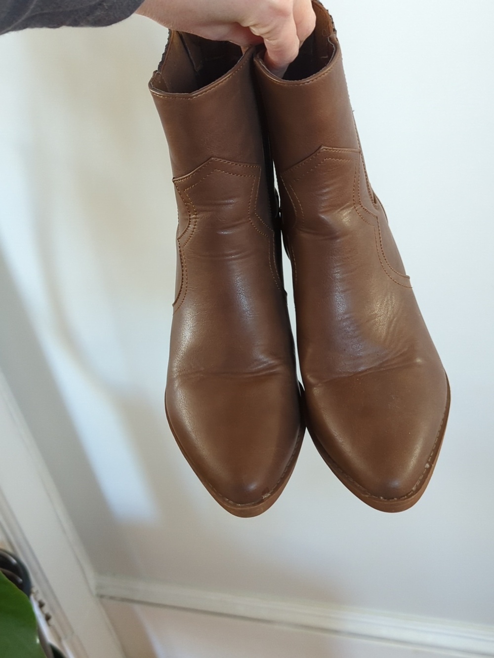 Ardene Brown Ankle Boots - Classic Western-Style Heel - Picture 2 of 4
